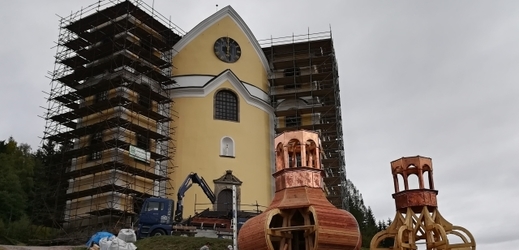 Rekonstrukce kostela úspěšně pokračuje (snímek z září 2018).