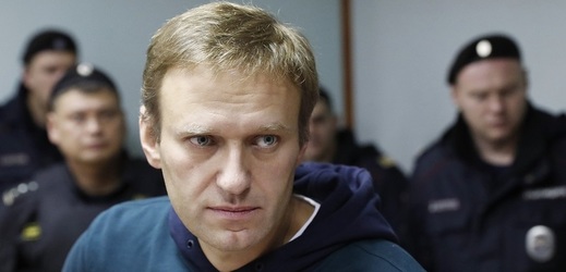 Opoziční předák Alexej Navalnyj je zpět na svobodě.