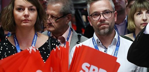 Němečtí sociální demokraté (SPD) sledují výsledky bavorských zemských voleb.
