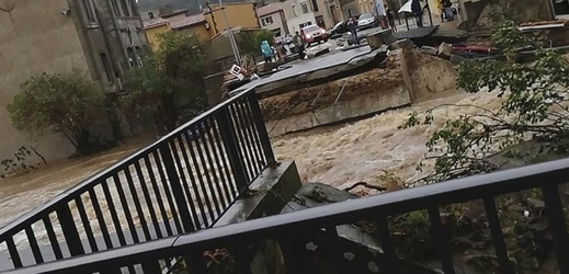 Francii zastihly přívalové deště a záplavy.