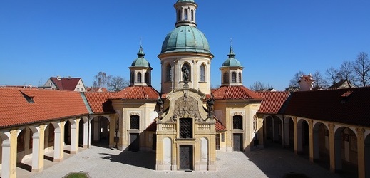 Kostel Panny Marie Vítězné na pražské Bílé Hoře.