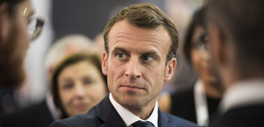 Emmanuel Macron se stal obětí stalkingu.