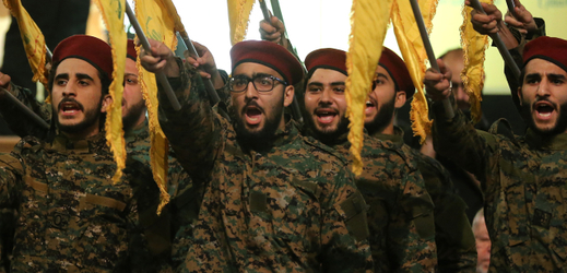 Bojovníci z libanonské šíitské skupiny Hizballáh.
