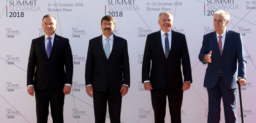 Zleva: prezidenti Polska Andrzej Duda, Maďarska János Áder, Slovenska Andrej Kiska a Česka Miloš Zeman.