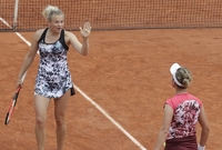 Krejčíková a Siniaková ve finále po boji prohrály 0:2 na sety. 