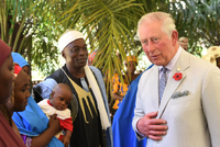 Princ Charles při své nedávné návštěvě Afriky.