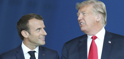 Zleva: Emmanuel Macron a Donald Trump.