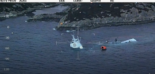 Norská fregata je po srážce s tankerem už skoro celá pod vodou