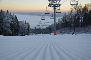 Areál Monínec se o víkendu otevře prvním lyžařům.