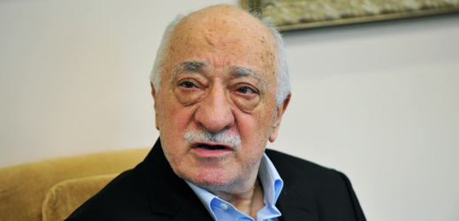 Fettulláhu Gülenovi hrozí vydání do Turecka, kde by jej jistě čekalo vězení.