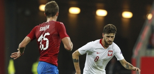 Češi zvítězili v Polsku díky jedinému gólu ve druhém poločase. 