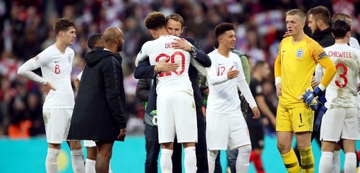 Angličtí fotbalisté otočili v Lize národů utkání s Chorvatskem a po výhře 2:1 ovládli skupinu A4 před Španělskem.