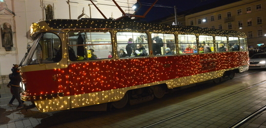 Vánoční tramvaj bude jezdit po Brně.