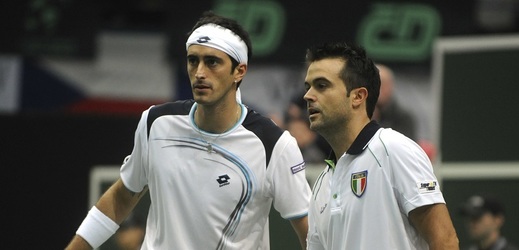 Italští tenisté Daniele Bracciali a Potito Starace dostali v sedm let staré kauze ovlivňování zápasů na turnaji ATP v Barceloně mnohaletý distanc.