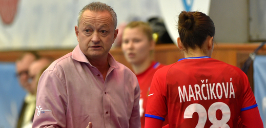 Trenér Jan Bašný s hráčkou Šárkou Marčíkovou.