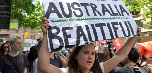 Školáci v Austrálii vyšli do ulic protestovat.