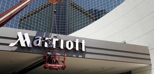 Majitelem řetězce hotelů je společnost Marriott International.