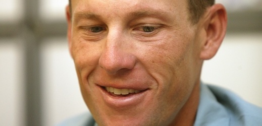 Lance Armstrong se udržel nad vodou šťastnou investicí.