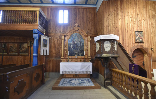 Opravený dřevěný kostel svaté Anny v areálu Dřevěného městečka.