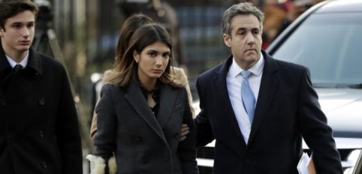 Michael Cohen se svou dcerou Samanthou na cestě k soudu.