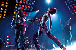 Freddieho Mercuryho ztvárnil ve filmu Bohemian Rhapsody Rami Malek.