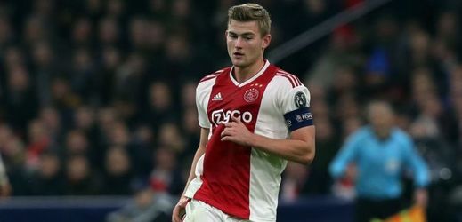 De Ligt dovedl Ajax do osmifinále ligy mistrů. V Evropě je o něj velký zájem.