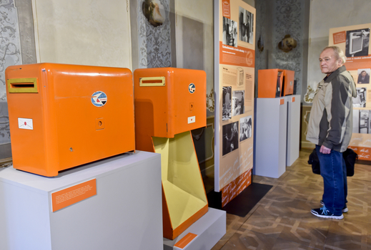 Výstava 200 let poštovní schránky.