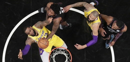 Lakers se zranila největší hvězda LeBron James.