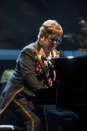 Britský zpěvák Elton John na začátku roku oznámil, že končí s koncerty.