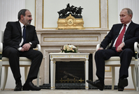 Nový arménský premiér Nikol Pašinjan (vlevo) a ruský prezident Vladimir Putin.