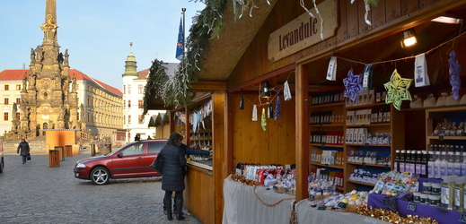 Do Olomouce na vánoční trhy dorazily desítky tisíc lidí.