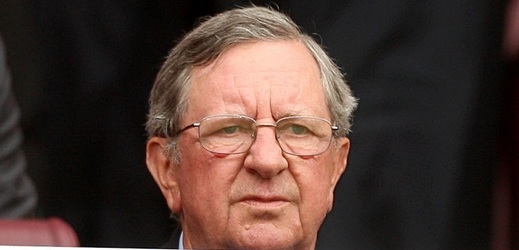 Zemřel Peter Hill-Wood, dlouholetý předseda Arsenalu.