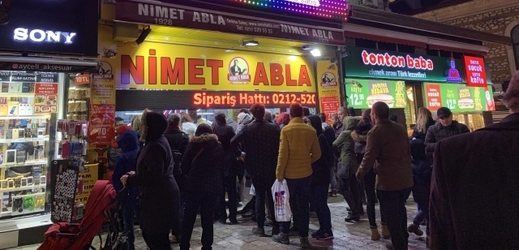 Turecka se zmocnilo šílenství silvestrovské loterie.