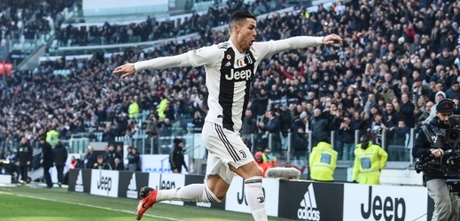 Cristiano Ronaldo zařídil dvěma góly vítězství Juventusu. 