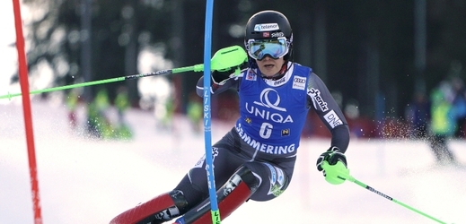 Slalomářce Lösethové skončila po pádu v Semmeringu sezona.
