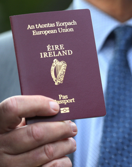 Irský pas, nyní velice poptávaný mezi Brity.