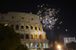 Římské kolesum s ohňostroji v pozadí důstojně přivítalo rok 2019. (FOTO: AP/Andrew Medichini).