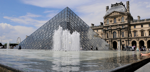 Louvre loni navštívilo rekordních deset milionů lidí.