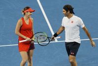 Belinda Benčičová s Rogerem Federerem bojují za svou vlast.