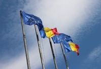 Vlajky EU a Rumunska.