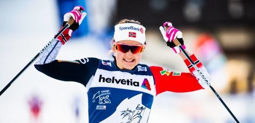 Vítězka etapy Tour de Ski na 10 km klasicky s hromadným startem Ingvild Flugstad Östbergová.