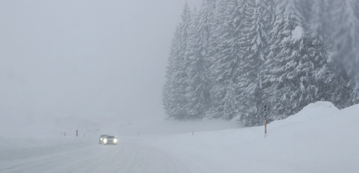 V Bavorsku a Rakousku opět sněží, lavinové nebezpečí dál roste.