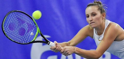 Markéta Vondroušová zvládla svůj první zápas sezony.