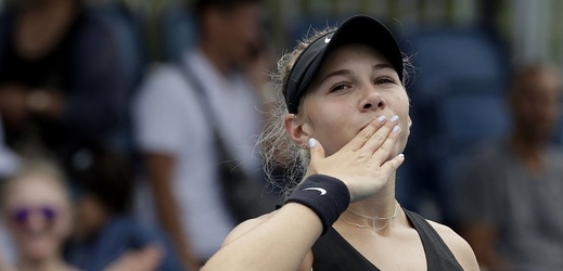 Americká tenistka s ruskými kořeny Amanda Anisimová se raduje z postupu do osmifinále Australian Open.