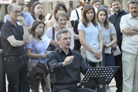 Umělecký šéf Brno Contemporary Orchestra Pavel Šnajdr (sedící uprostřed).