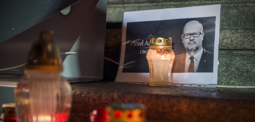 Uctění památky zavražděného starosty Pawla Adamowicze.
