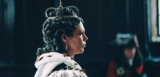 Olivia Colmanová ve filmu Favoritka jako královna Anna exceluje.