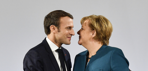 Německá kancléřka Angela Merkelová (vpravo) a francouzský prezident Emmanuel Macron.