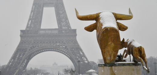 Sněhová nadílka v Paříži.