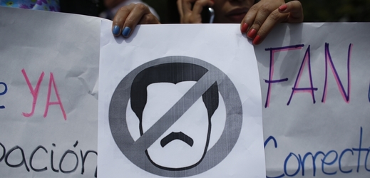 Symbol z demonstrace proti venezuelské vládě (ilustrační fotografie).  